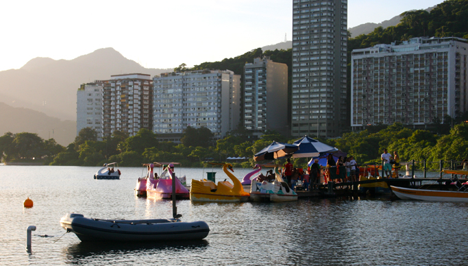 Paddleboat rides - Lagoa Rodrigo de Freitas